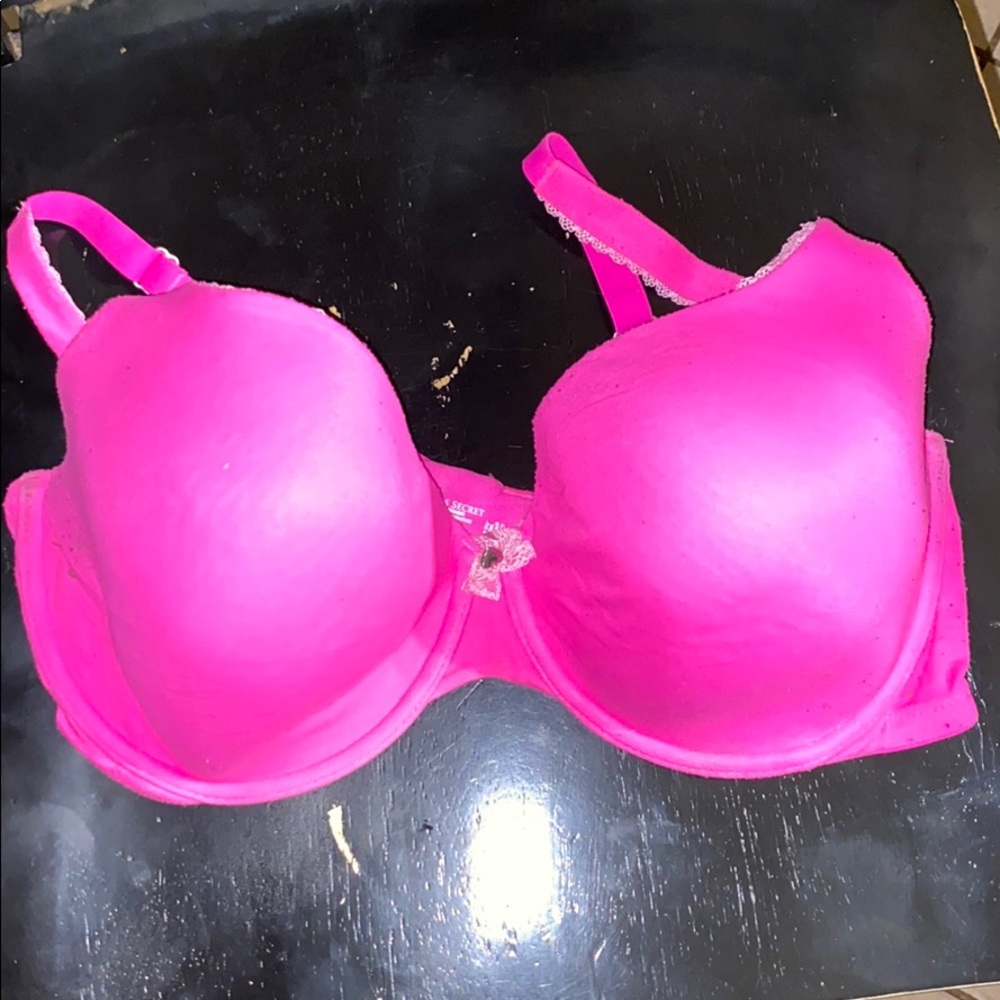 VS (38DD)